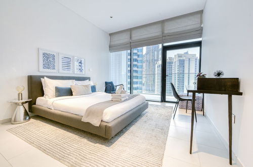 Photo 4 - Maison Privee - Luxury Apt W/Burj Khalifa Vw & Dubai Canal Access