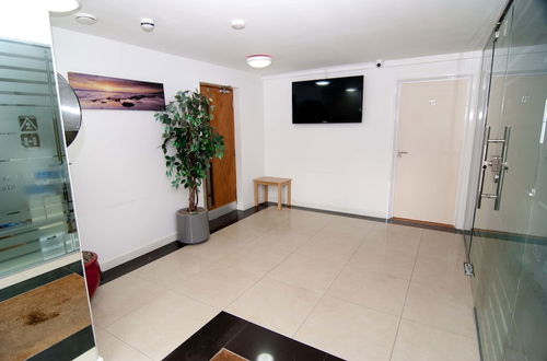 Photo 2 - Southampton Serviced Apartment