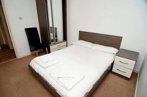 Photo 10 - Southampton Serviced Apartment