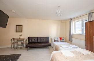 Photo 3 - Newly Refurbished Studio, 20mins to London Bridge