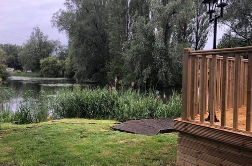 Photo 29 - Beautiful and Tranquil Lakeside Lodge - Sleeps 5