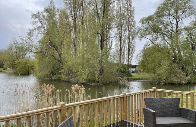 Beautiful and Tranquil Lakeside Lodge - Sleeps 5 - Foto 19