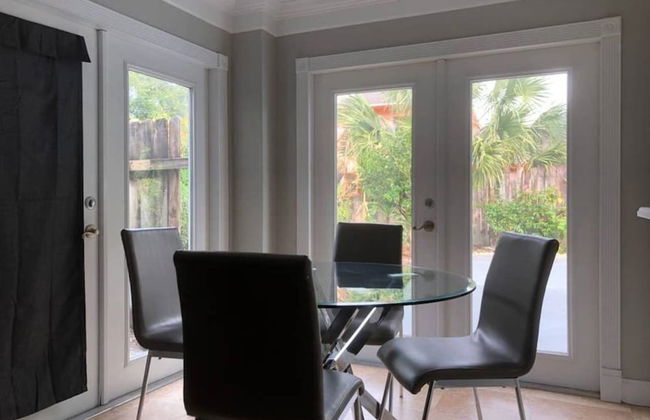 6151 Sandcrest · Next to Universal. Pool Sleep 9. Walk to Park - Foto 10