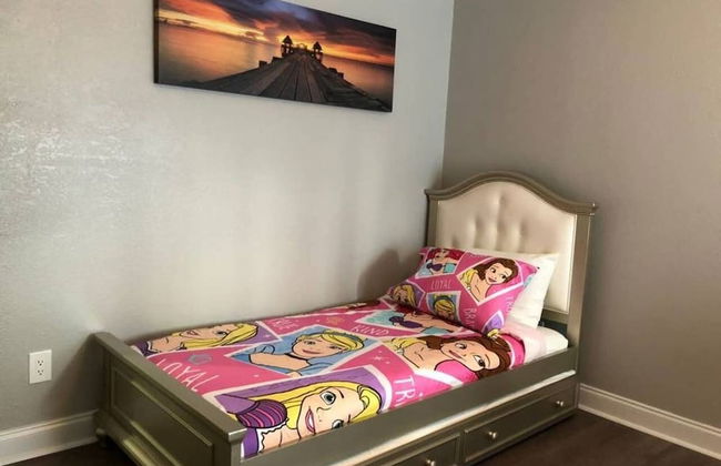 6151 Sandcrest · Next to Universal. Pool Sleep 9. Walk to Park - Foto 4
