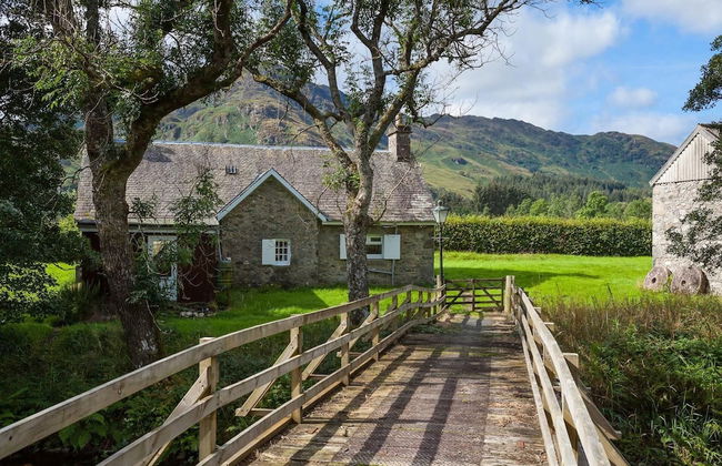 Enchanting Rustic Cottage W/stunning Views & River - Foto 1