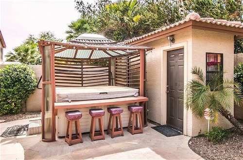Photo 9 - Luxury Scottsdale Home W/pool and Hot Tub