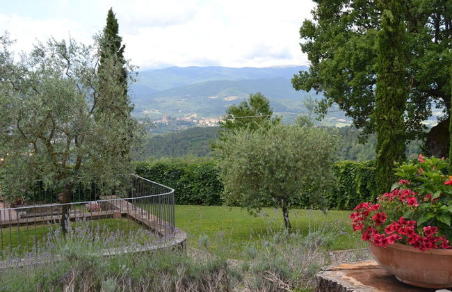 Authentic Farmhouse with Pool, Hot Tub, Playground, Garden - Photo 22