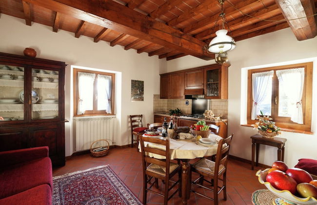 Authentic Farmhouse with Pool, Hot Tub, Playground, Garden - Photo 9