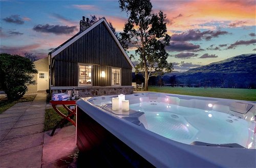 Foto 1 - Dalveich Cottage W/hot tub & Stunning Views