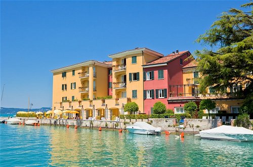 Photo 25 - Appartament Spiaggia Azzurro lake view
