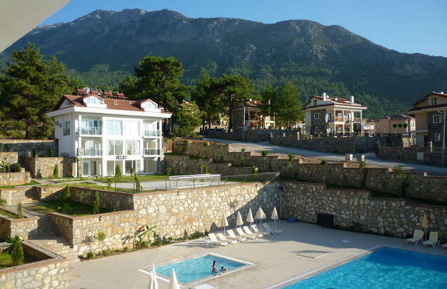 Orka Gardens Apartments - Photo 1