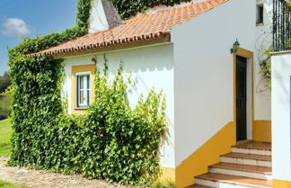 Photo 2 - House With Authentic Tiling and Antique Furniture