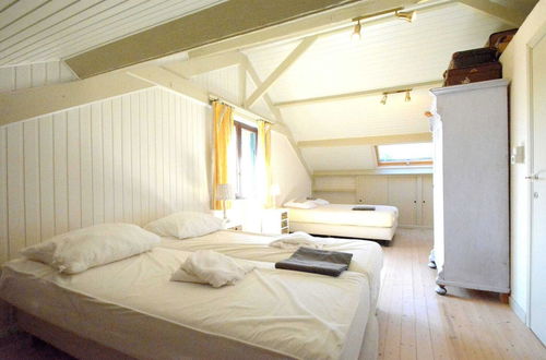 Photo 2 - Luxury Pet Friendly Chalet in Bièvre near Forest