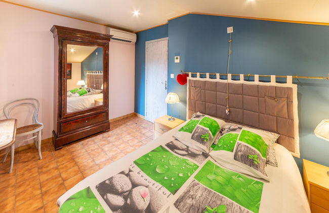 Expansive Holiday Home in Ardennes with Hot Tub - Foto 10