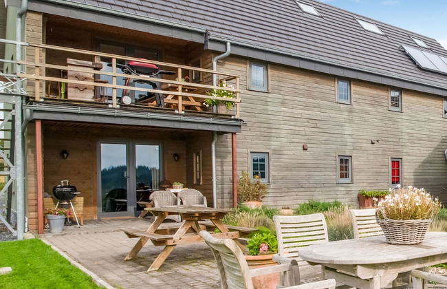 Green Hillside Apartment - Photo 25