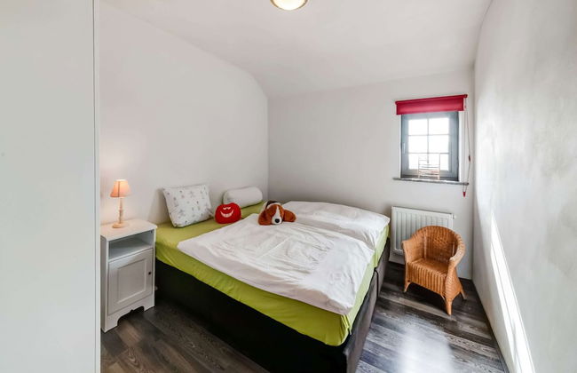 Green Hillside Apartment - Photo 8