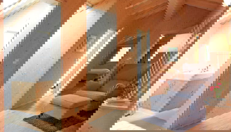 Foto 1 - Grand Apartment in Mayrhofen With Infrared Sauna & Artistic Interiors