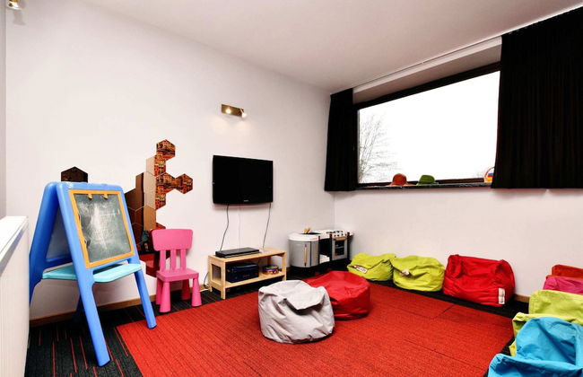 Unique Holiday Home with Pool near Park & Ski Area - Foto 24
