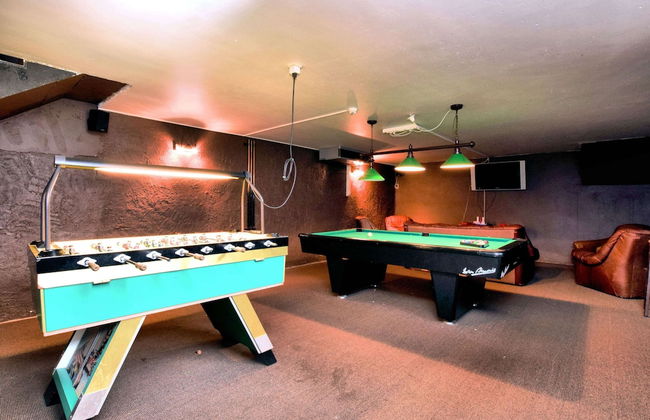 Unique Holiday Home with Pool near Park & Ski Area - Foto 23