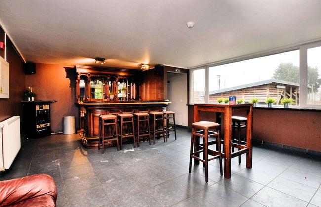 Unique Holiday Home with Pool near Park & Ski Area - Foto 20