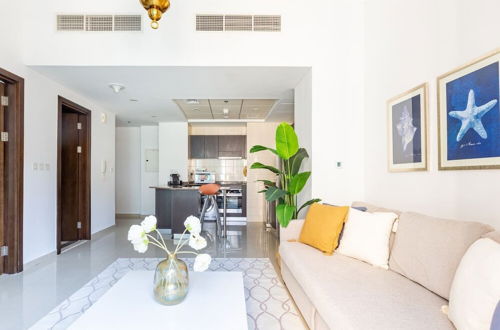 Foto 8 - Flashy & Vibrant 1BR Apartment in Dubai Marina