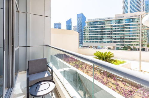 Photo 10 - Flashy & Vibrant 1BR Apartment in Dubai Marina