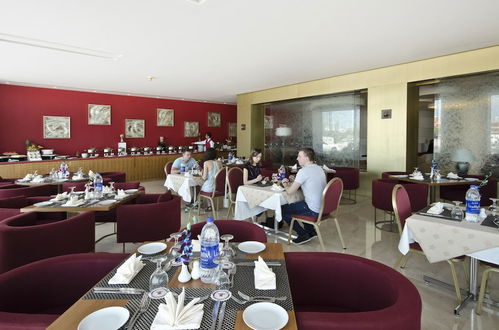 Foto 32 - Al Bustan Residence Hotel Apartments