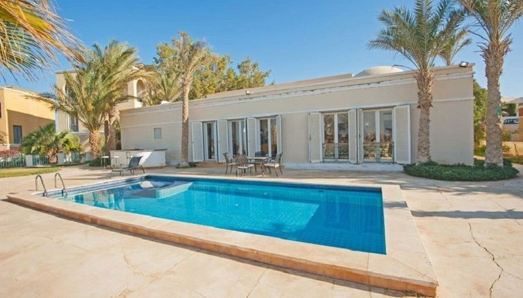 Foto 1 - Chic 4-Bedroom White Villa for Rent in El Gouna Egypt
