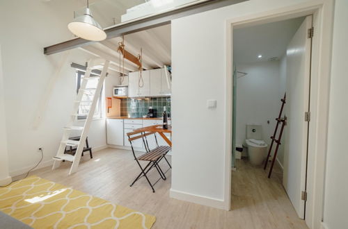 Photo 13 - Mezzanine Stylish Apartment P