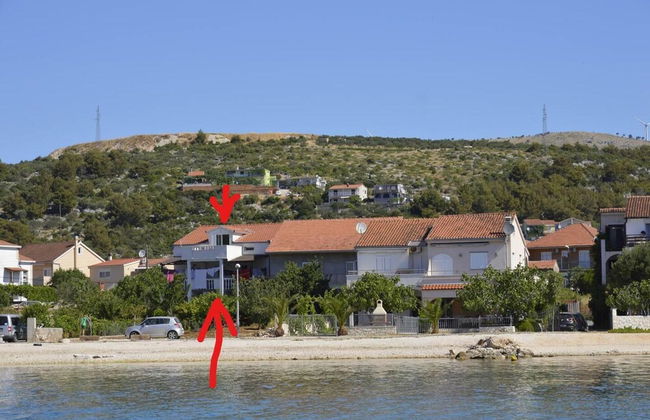 2-bed Apartment in Poljica Straight on Beach - Foto 1