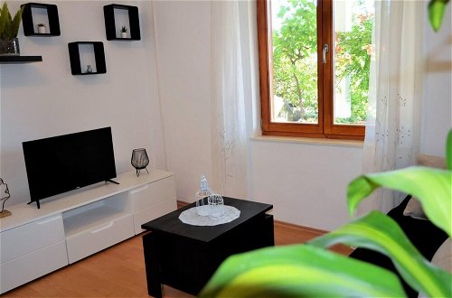 Photo 20 - 2-bed Apartment in Poljica Straight on Beach