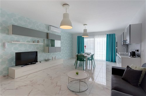 Foto 1 - Marvellous 2 Bedroom Apartment by the Sea