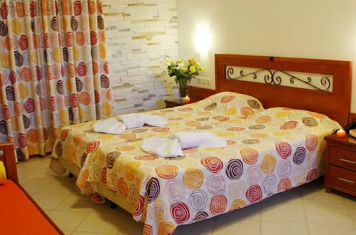 Photo 13 - Plaka Hotel II