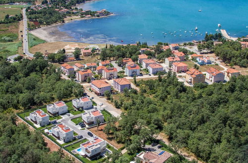 Photo 31 - Luxurious Villa Novigrad With Swimming Pool