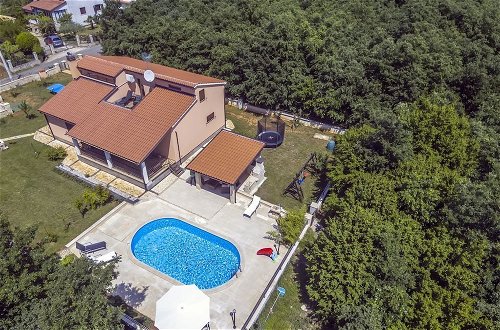 Foto 29 - Luxury Villa Lucia with heated pool
