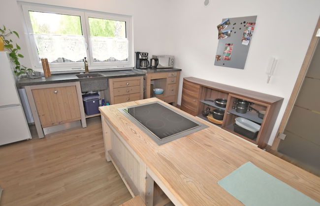 Holiday Home with Garden & Terrace in Bodenwöhr near Hammersee - Foto 3