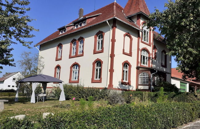 Spacious Farmhouse in Friedrichsfeld near Forest - Photo 1