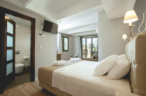 Photo 10 - Nival Luxury Suites