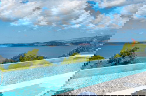 Foto 51 - Villa Lassi Fos Large Private Pool Walk to Beach Sea Views A C Wifi - 3056