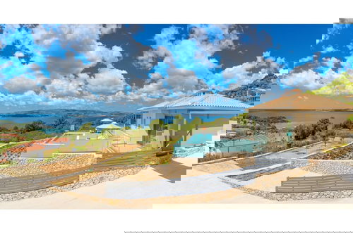 Foto 49 - Villa Lassi Fos Large Private Pool Walk to Beach Sea Views A C Wifi - 3056