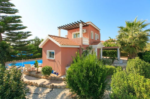 Foto 6 - Villa Zenon Large Private Pool Walk to Beach Sea Views A C Wifi Car Not Required - 2222