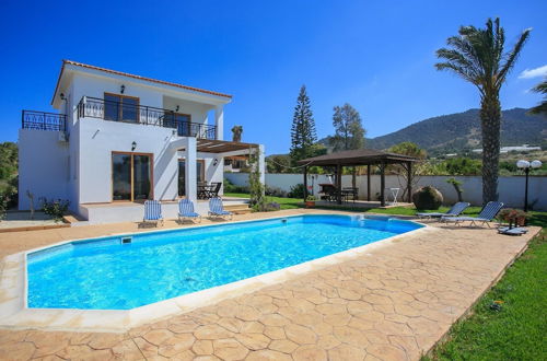 Photo 4 - Villa Pelagos Large Private Pool Walk to Beach Sea Views A C Wifi - 2429