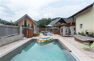 Foto 1 - Impressive Holiday Home in Pinsdorf With Pool