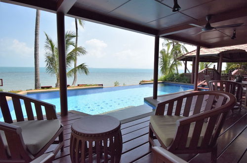 Photo 32 - 3 Bedroom Beach Front Villa with Private Pool - P3 SDV026-By Samui Dream Villas