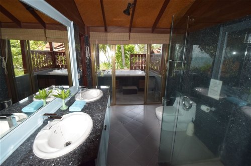 Photo 12 - 3 Bedroom Beach Front Villa with Private Pool - P3 SDV026-By Samui Dream Villas