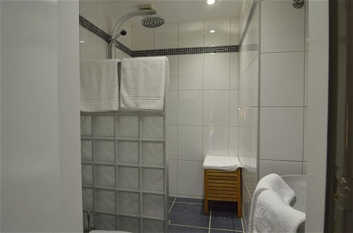 Foto 23 - Luxurious Accommodation, Sauna, Hot Tub, Solarium, Private Bathrooms