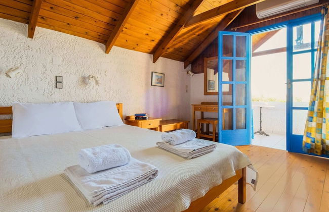 Tranquil Holiday Home in Palaiochora near Sea Beach - Photo 14