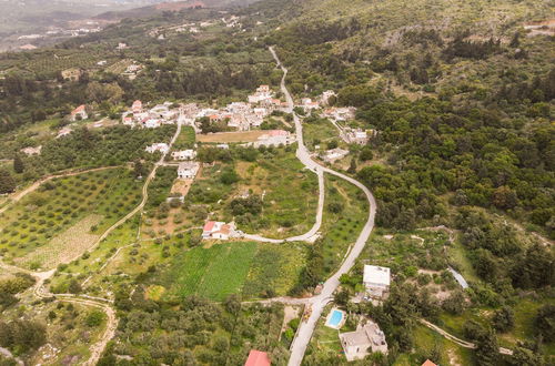 Foto 29 - Villa Aloni-traditional Stone Villa With Nice View,pool and Garden