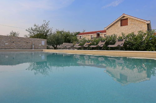 Photo 25 - Spacious Villa in Prkos With Private Swimming Pool