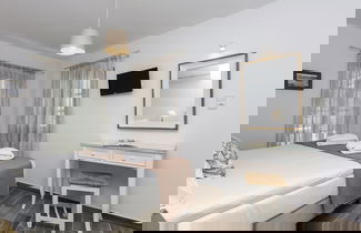 Photo 11 - Castle Mansions